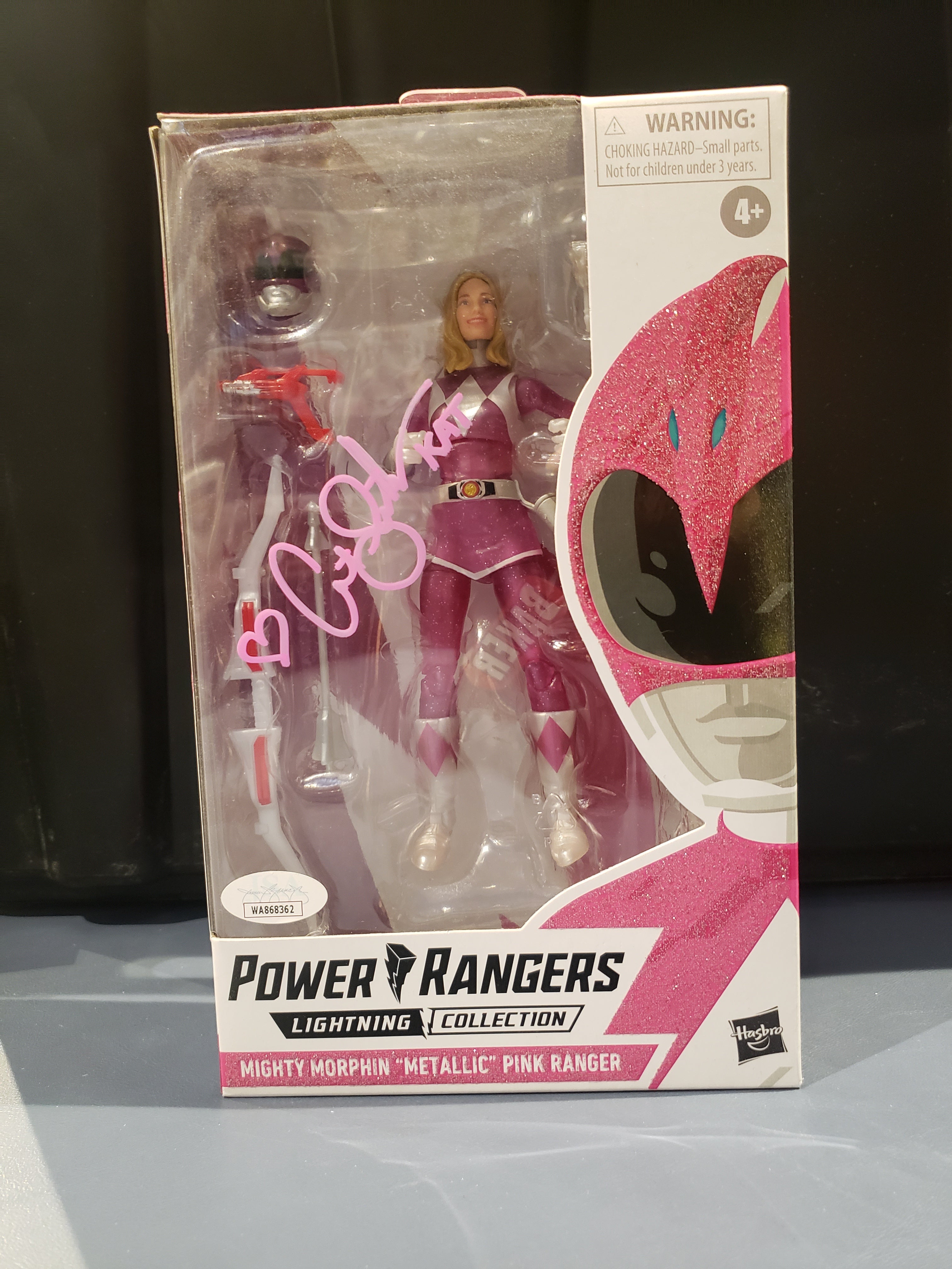 Power Rangers Lightning Collection : Mighty Morphin Metallic Pink Ranger (Signed w/ JSA)